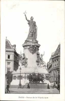 Paris - Estátua da República — editor não identificado, número de série não visível