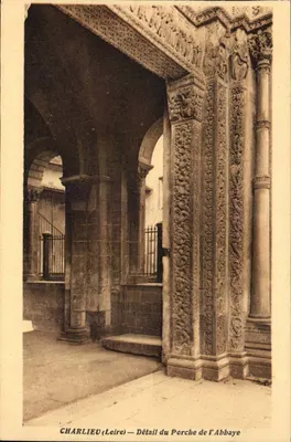 Charlieu (Loire) — Detalhe do Portal da Abadia
