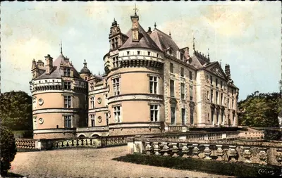 O Castelo de Luude — Fachada Sudeste — Combiér Imp. Wagon