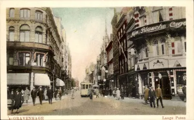 Gravenhage — rua comercial com trem — Lange Poten