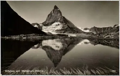 Riffelsee und Matterhorn 4482 m — vista do cume e de seu reflexo — editor Kunst-Anstalt Frobenius, n° 283