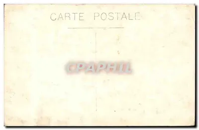 Irmã em oração diante de uma estátua da Virgem — decoração de capela — editor desconhecido — Verso