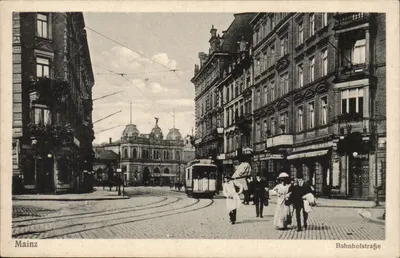 Mainz — Bahnhofstraße com trêm — Biblischer Kunst- u. Postkarten-Verlag Hoppa, Mainz