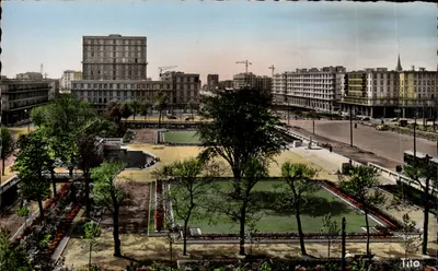 Le Havre — Square de l'Hôtel de Ville em direção ao Boulevard Foch — M. Berjaud, editor