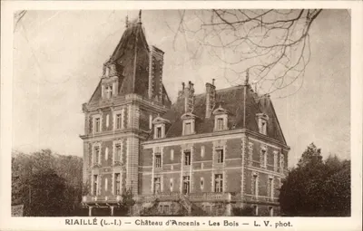Riaillé (L.-I.) — Castelo de Ancenis - Les Bois — L. V. fot.