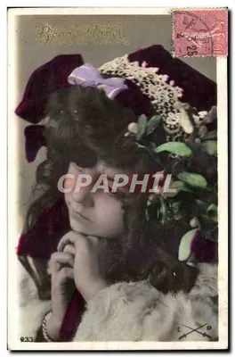 Joven mujer en vestido rojo y piel — editor Bonne Nohes, n° 233
