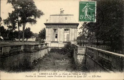 Choisy-le-Roi — Fossos do Hotel de Ville, Pavilhão de Mansard, antigo Pavilhão das Guardas de Luís XV — ND Phot.