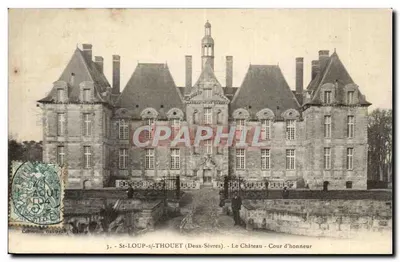 St-LOUP-s/THOUET (Deux-Sèvres) — O Castelo - Pátio de Honra — Editor: Coleção Gautreau, St-Loup