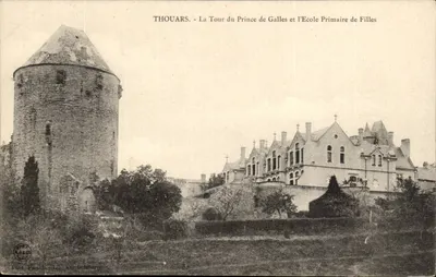 Thouars — A Torre do Príncipe de Gales e a Escola Primária de Meninas — Fot. Phaoud, Livr. Vve Dulharte