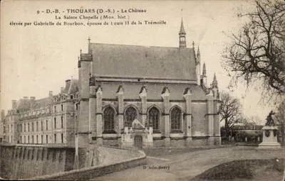Thouars (D.-S.) - O Castelo - A Capela Santa (Monumento Histórico) - erguida por Gabrielle de Bourbon, esposa de Louis II de la Trémoïlle