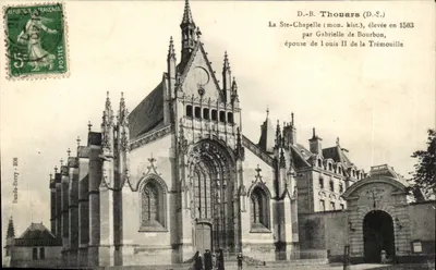 A Ste-Chapelle (mon. hist.) — erguida em 1503 por Gabrielle de Bourbon, esposa de Louis II de la Trémouille — Dando-Berry, n°308