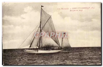 Côte Vermeille — Port-Vendres (P.-O.) — Barco ao largo