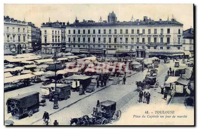 Toulouse - Quảng trường Capitole vào một ngày chợ — Grapahel, số 44