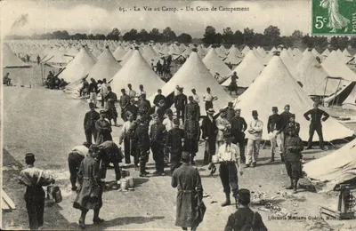 Campo militar — Vida no Campo — Um Canto de Acampamento — Livraria Militar Guérin, Mourmelon