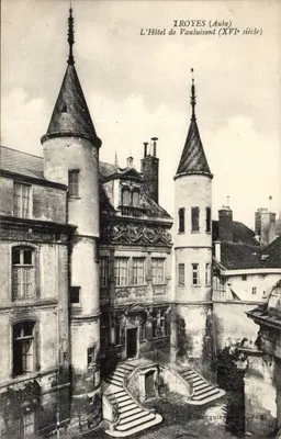Troyes (Aube) — L'Hôtel de Vauluisant (XVIe siècle) — Marquis, éditeur