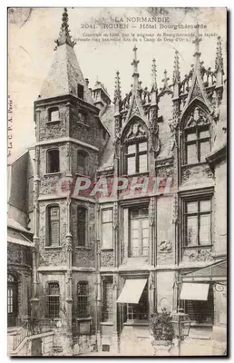 Rouen — Hotel Bourgthéroude — fachada gótica