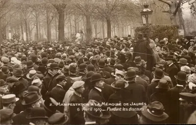 Manifestação em homenagem a Jaurès — 6 Abril 1919 — Durante os discursos