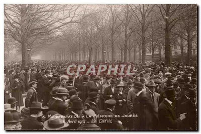 Manifestação em homenagem a Jaurès — 6 Abril 1919 — O Desfile