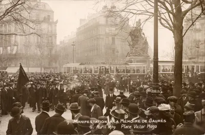 Manifestação em homenagem a Jaurès — 6 de abril de 1919 — Praça Victor Hugo, Paris