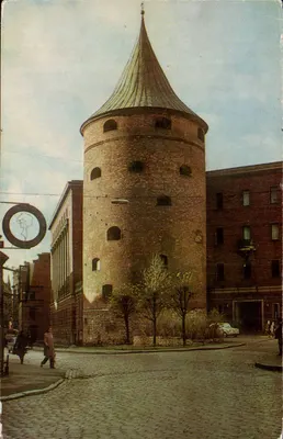 Torre do Pó ou da Areia em Riga — Século XIV — Editada por Aurora Art Publishers, URSS