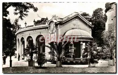 Vichy (Allier) — La source des Célestins — Moudins, Photographe