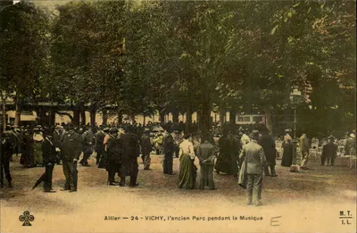 Vichy, o antigo Parque durante a Música — Allier — 24 — M.T. I.L.