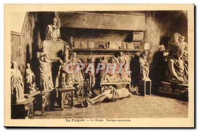 Le Folgoët — O Museu — Estátuas antigas