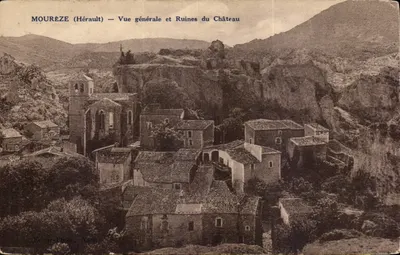 Mourèze (Hérault) — Vista geral e Ruínas do Castelo — Écater Photo, Agde