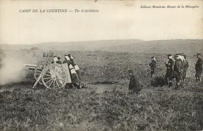 Camp de La Courtine — Tir d'Artillerie — Editeur Momiron, Bazar de la Ménagère