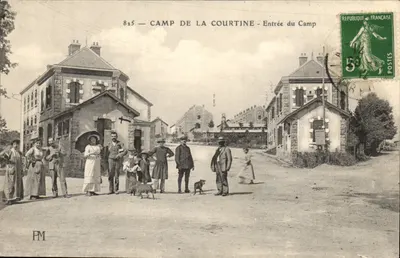 Camp de la Courtine — Entrada do Camp — PM