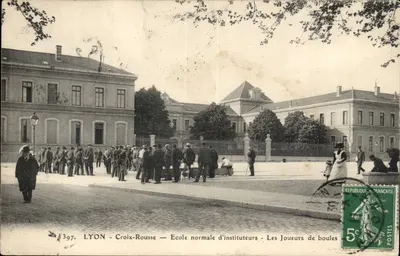 LYON - Croix-Rousse — Escola Normal de Professores — Os Jogadores de Bolas