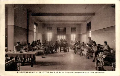 VILLEURBANNE — PELOTON dos E.O.R. — Quartel Jeanne-d'Arc — Uma dormitório