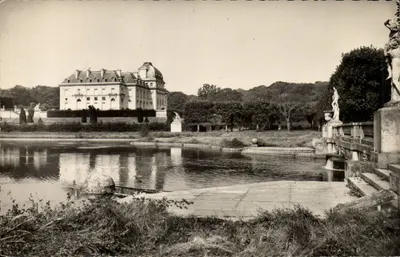 Castelo de Voisins — La Fontaine — Gazeran (S.-et-O.)