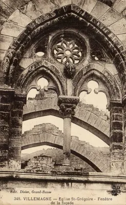 Villemanège — Igreja de São Gregório — Janela da fachada