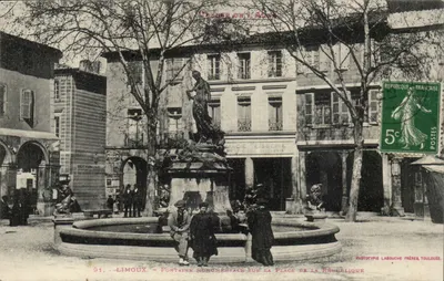 Limoux — Fonte monumental na Praça da República — Phototypie Labouche Frères, Toulouse
