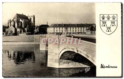 Montereau — Ponte e Igreja — Cap