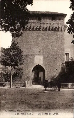 Crémieu — A Porta de Lyon — A. Gauthier, foto, Oyonnax, n°248