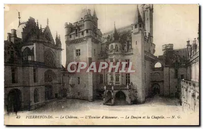 PierreFonds — Zamek, Schody Honorowe, Wieża i Kaplica — N. G.