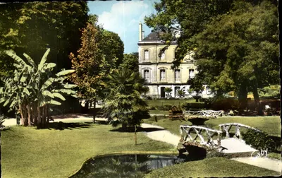 Jardim do Hôtel de Ville — Fontenay-le-Comte (Vendée) — Éditions Gaby