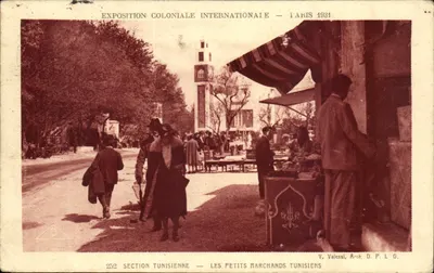 Section Tunisienne — Les Petits Marchands Tunisiens — Exposition Coloniale Internationale — Paris 1931 — V. Valensi, Arch. D.P.L.G.