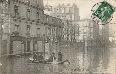 Paris - Clichy - Cheia do Sena - Remoção dos moradores na Rue Nationale