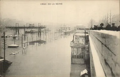 Cheia do rio Sena — Paris — editor PD