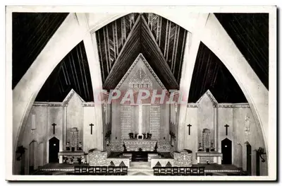 Interior da capela Saint-Jean-de-Cachan — Nef e altar-mestre — M. Vidal, arquiteto
