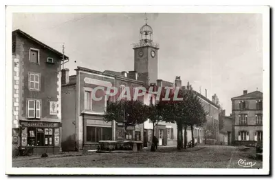 Lezoux (P.-de-D.) — Praça do Pilori — editor Pim
