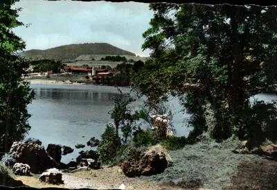 O Lago de Aydat — A Auvergne pitoresca — Edições do LYS