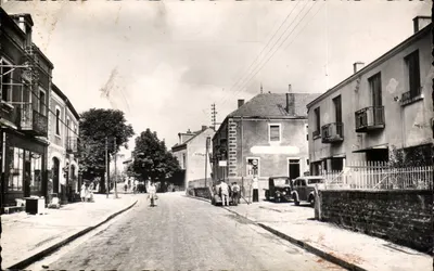 Montceau-les-Mines — Rue de la Coudraie — Imp. Bourgoin