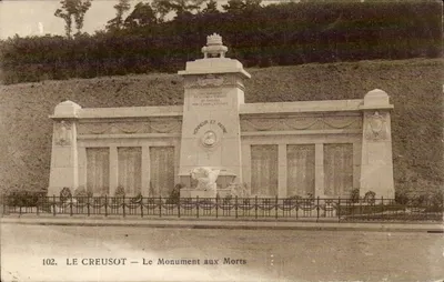 Le Creusot — Monumento aos Mortos — editor desconhecido, n° 102