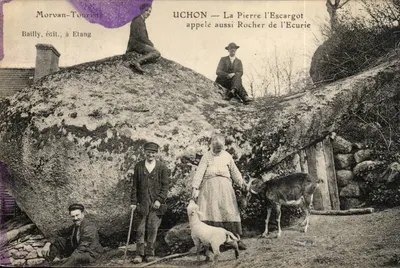 Uchon — La Pierre l'Escargot appelé aussi Rocher de l'Ecurie — Morvan-Touriste, Bailly, édit., à Etang