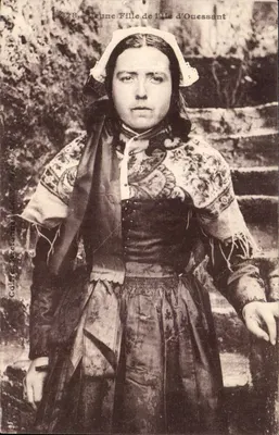 Jovem Menina da Ilha de Ouessant — Coleção Prétexte, n° 15328