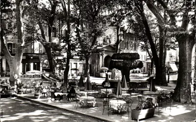 Salon-de-Provence — A fonte Moussue e a praça — Editions SE.P.T. Paris